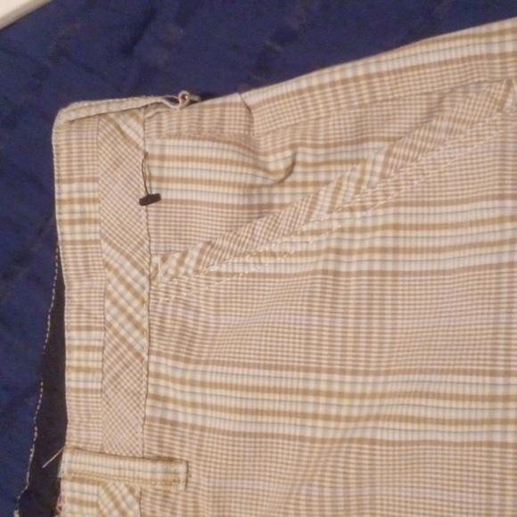 💙🌺Men's  New Tan Plaid Shorts🎉 - Picture 11 of 15